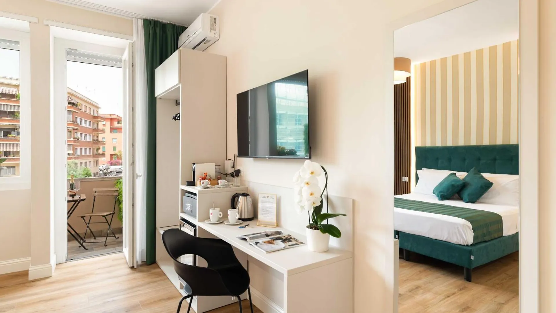 Hotel Albadea Deluxe Roma 0*,  Italia