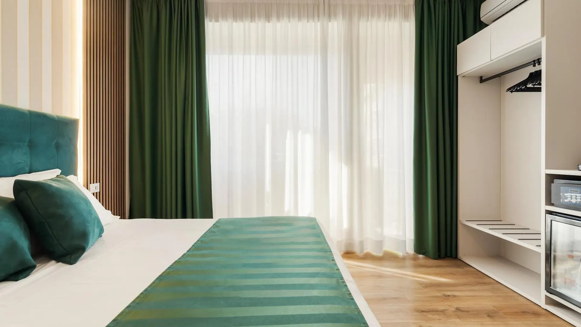 Albadea Deluxe Hotel Rome 0*,  Italy