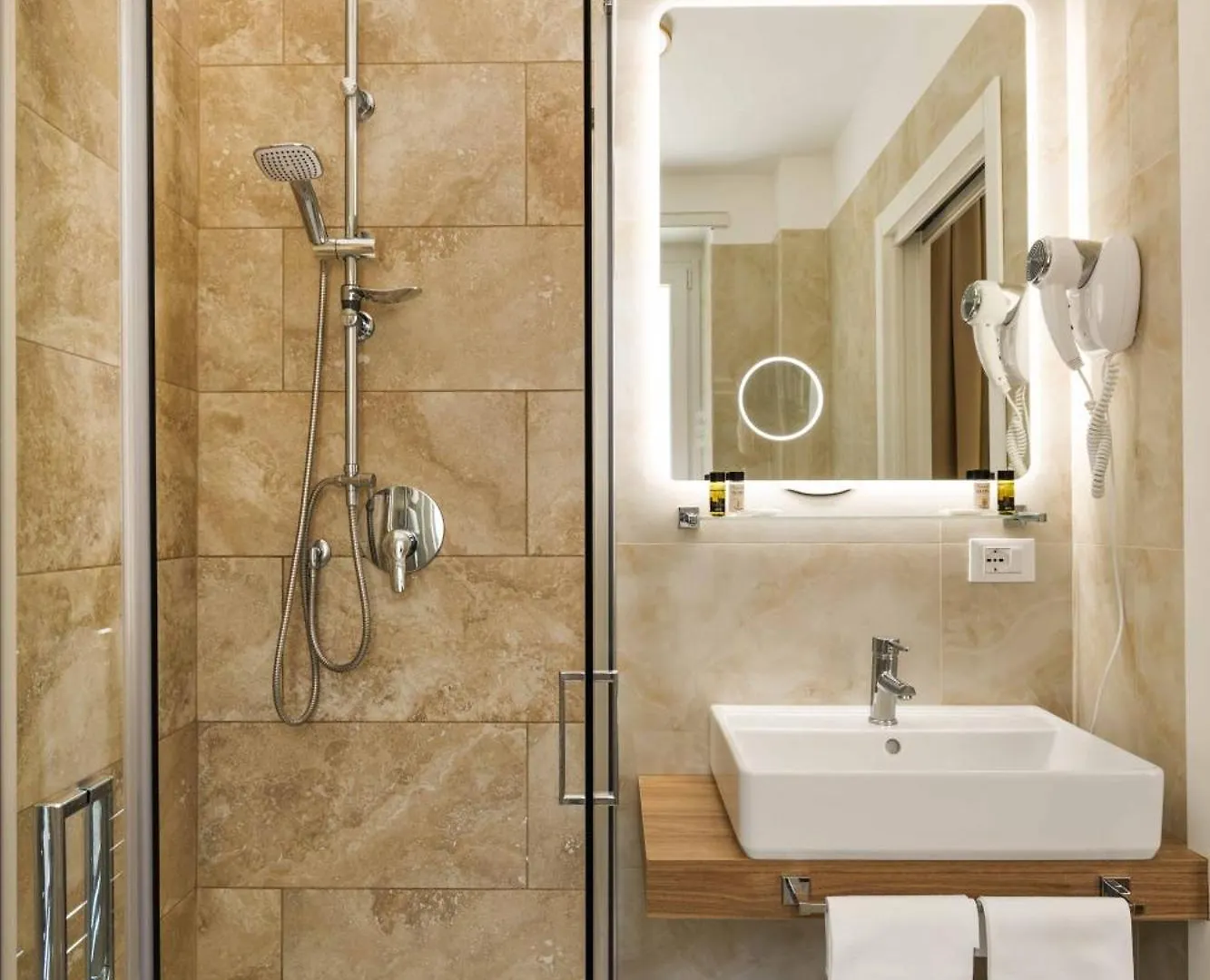 Отель Albadea Deluxe Рим Гостевой дом